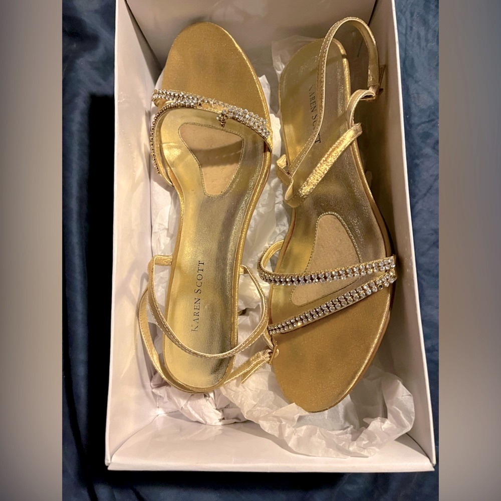 Karen Scott beautiful, ankle wrap, gold, with diamonds